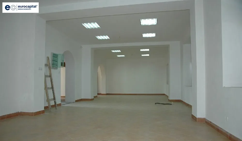Kamienica w centrum miasta z własnym parkingiem! - zdjęcie 6