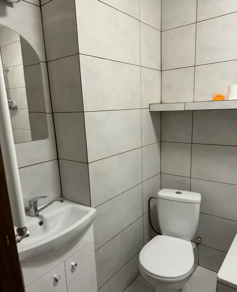 Wynajmę mieszkanie centrum Depowa 1 piętro 40 m kawalerka z windą - zdjęcie 6