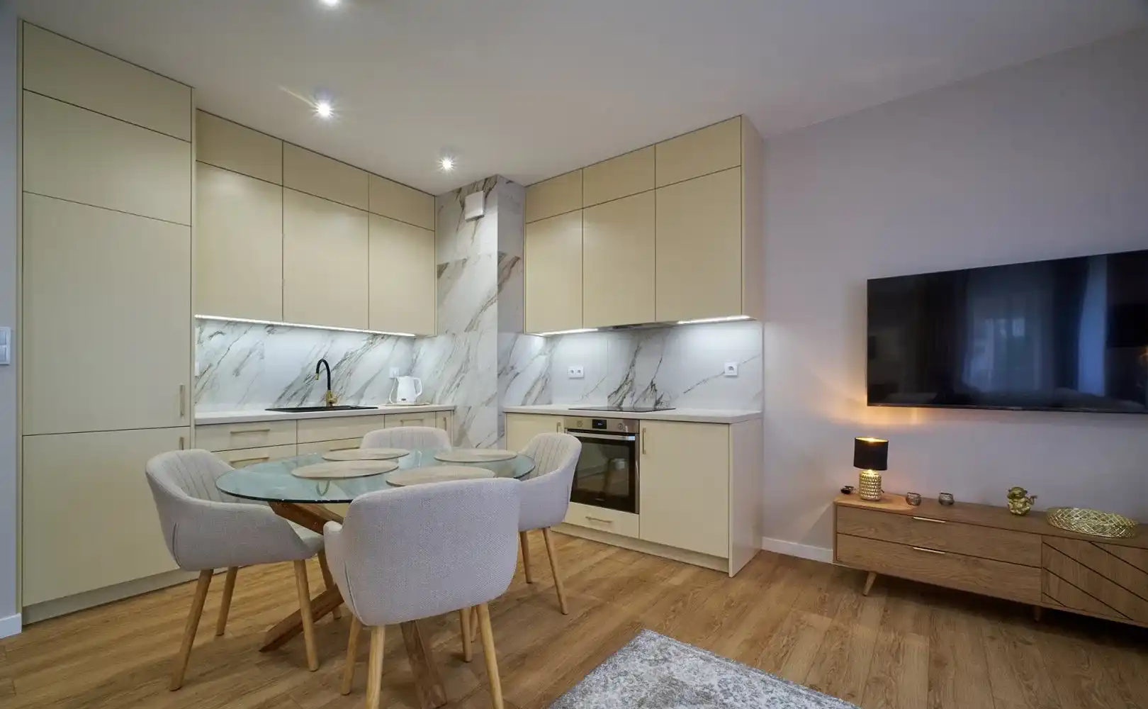 Nowy, komfortowy apartament w centrum ! - zdjęcie 9