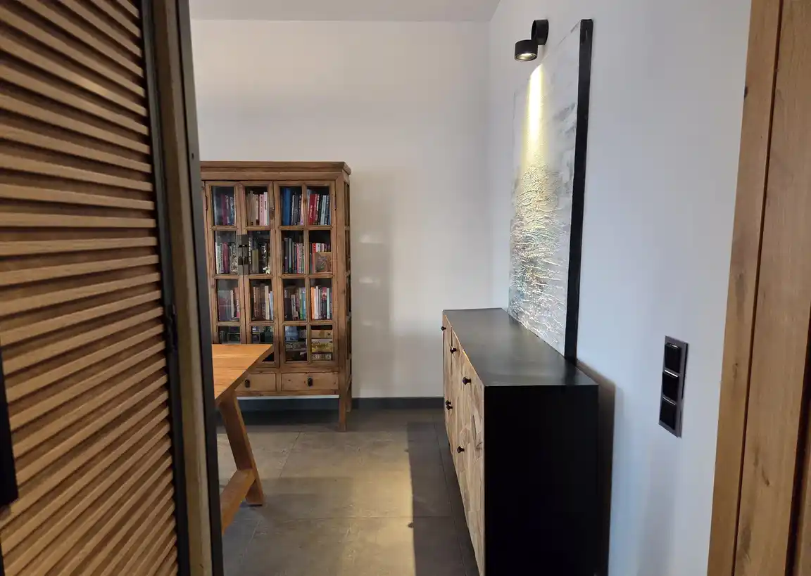 Modernistyczne-Spa wnętrze w sercu Poznania na wynajem krótkoterminowy - zdjęcie 9