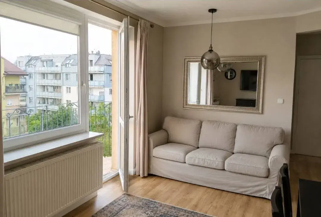 Dwupoziomowe mieszkanie 3-pokojowe z balkonem i piwnicą - zdjęcie 2