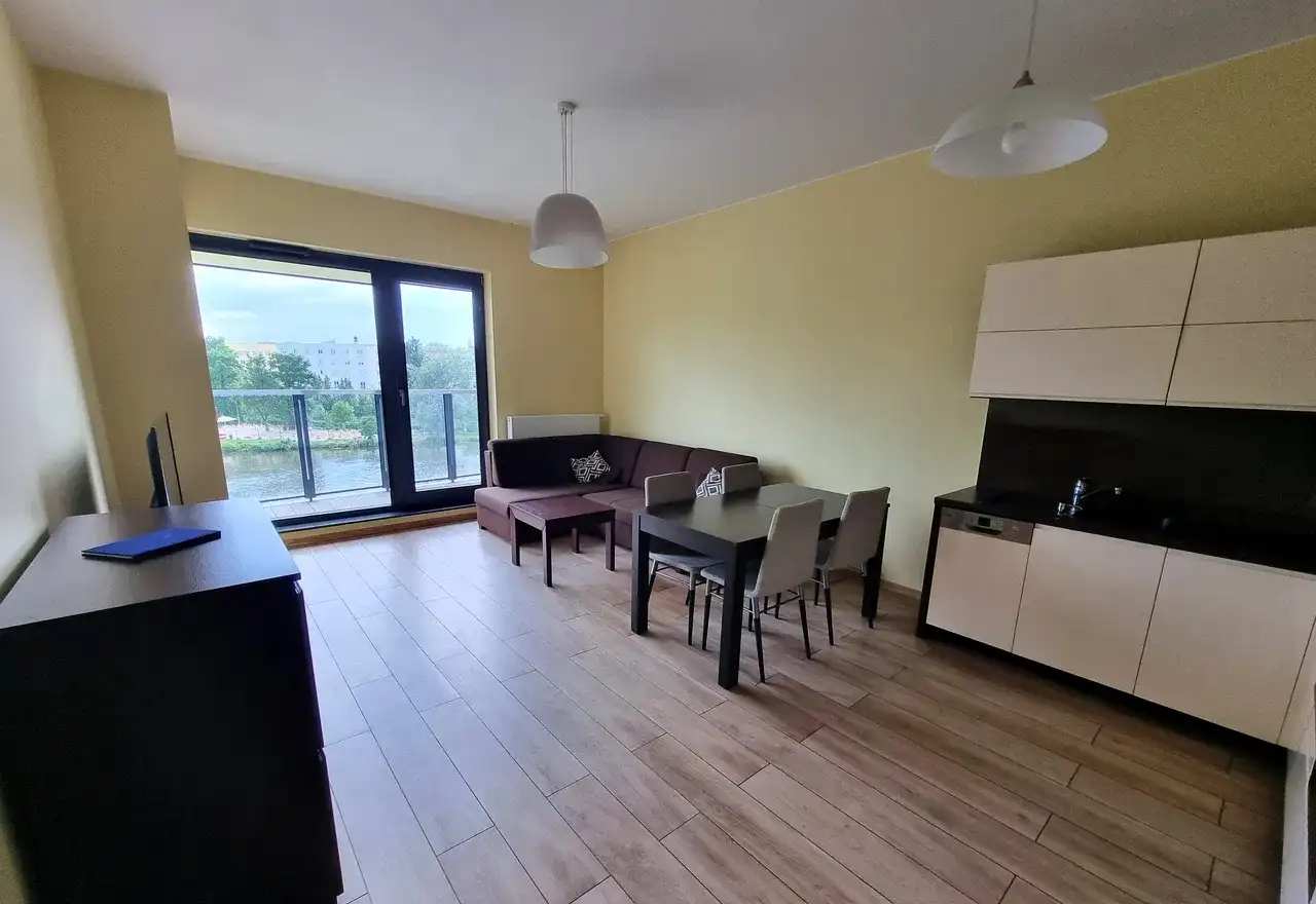 WYSPIAŃSKIEGO, 54m2, 2 pokoje, duży balkon, widok na rzekę, od 01.07