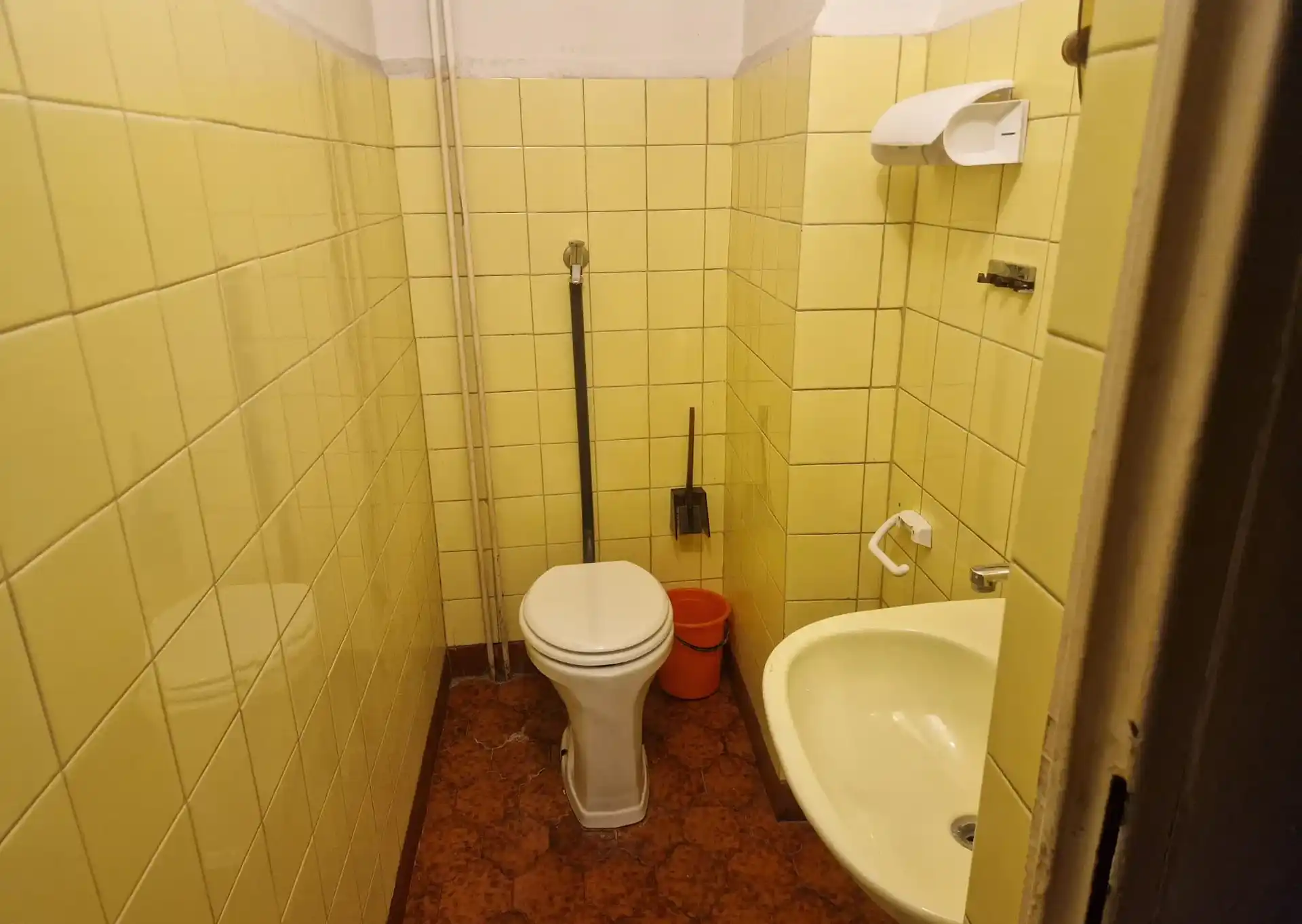 DOM PRACOWNICZY o powierzchni 120 m² + garaż + parking do wynajęcia - zdjęcie 8