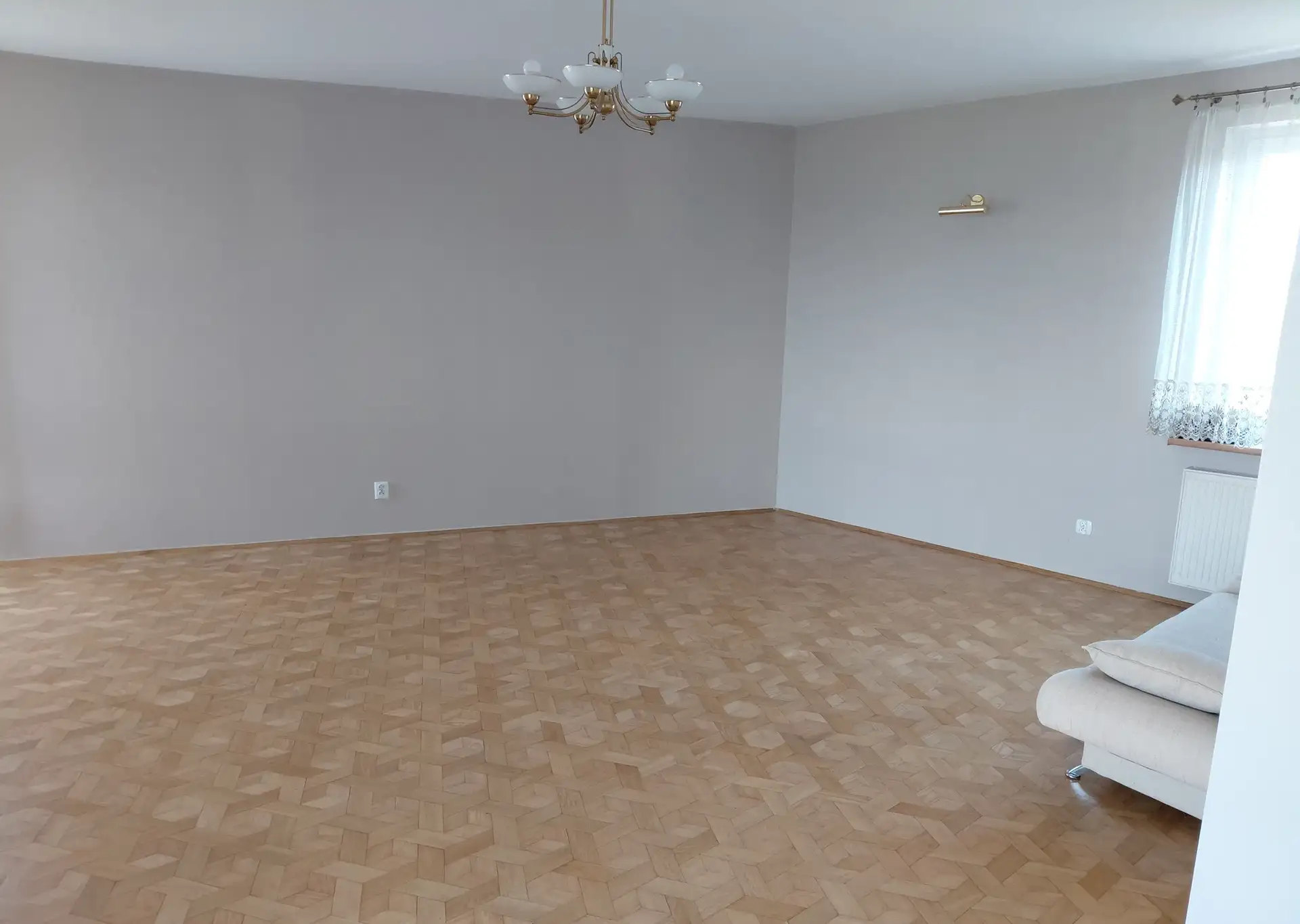 Przestronne 4 pokojowe, 98m2 z garażem w centrum - zdjęcie 8