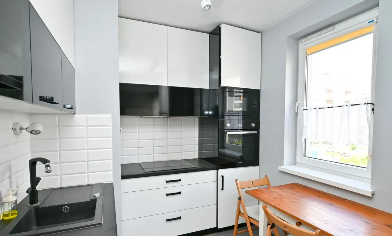 Nowoczesne Studio Ul.Poznańska + balkon - zdjęcie 2