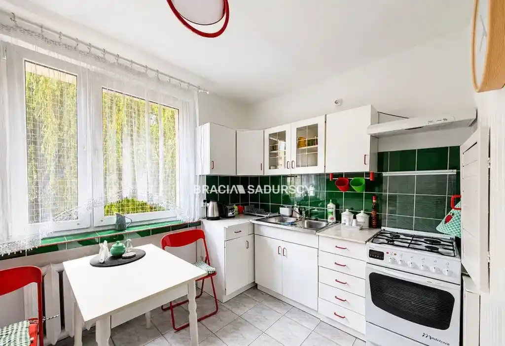 Kawalerka z osobną kuchnią, 37 m², balkon - zdjęcie 2
