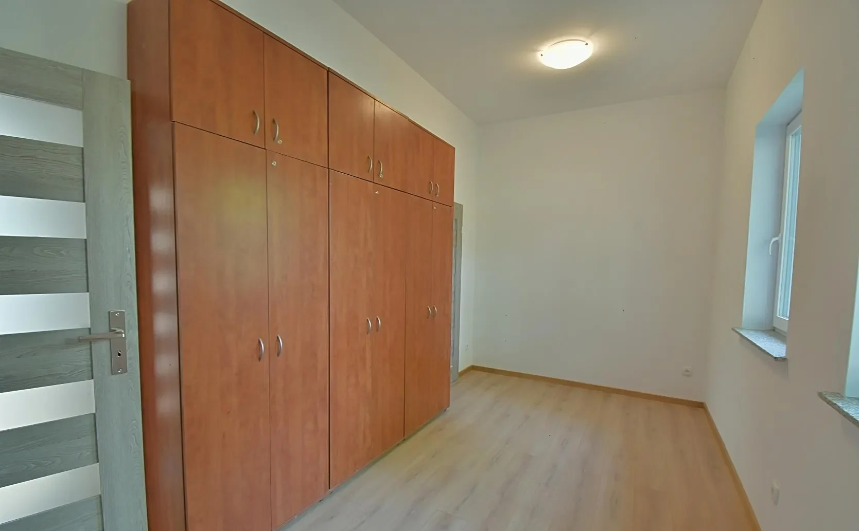 Dom wolnostojący - Pietrzykowice 5 km od Wrocławia - zdjęcie 8