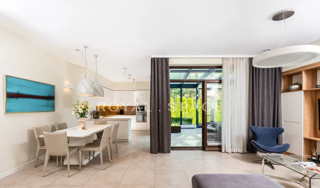 Wyjątkowy dom z ogrodem zimowym w strzeżonym osiedlu - zdjęcie 8