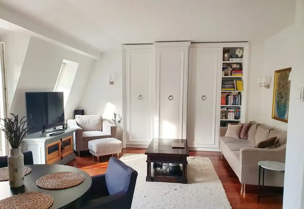 Piękny apartament z halą w cudownej lokalizacji do życia - zdjęcie 2