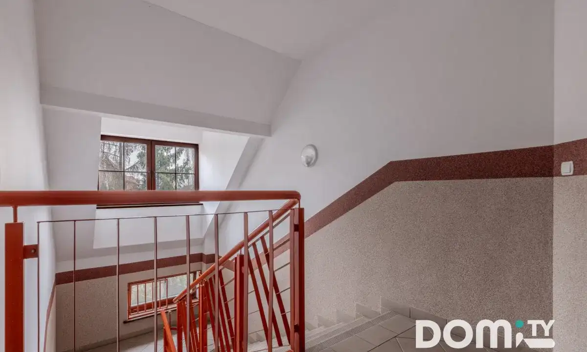 Przestronne, duża komórka lokatorska, balkon - zdjęcie 7