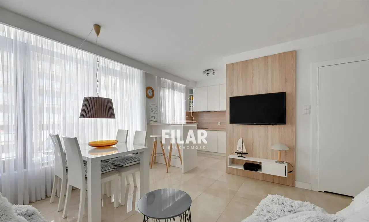 Apartament 3 pokoje z garażem w Gdyni - zdjęcie 2