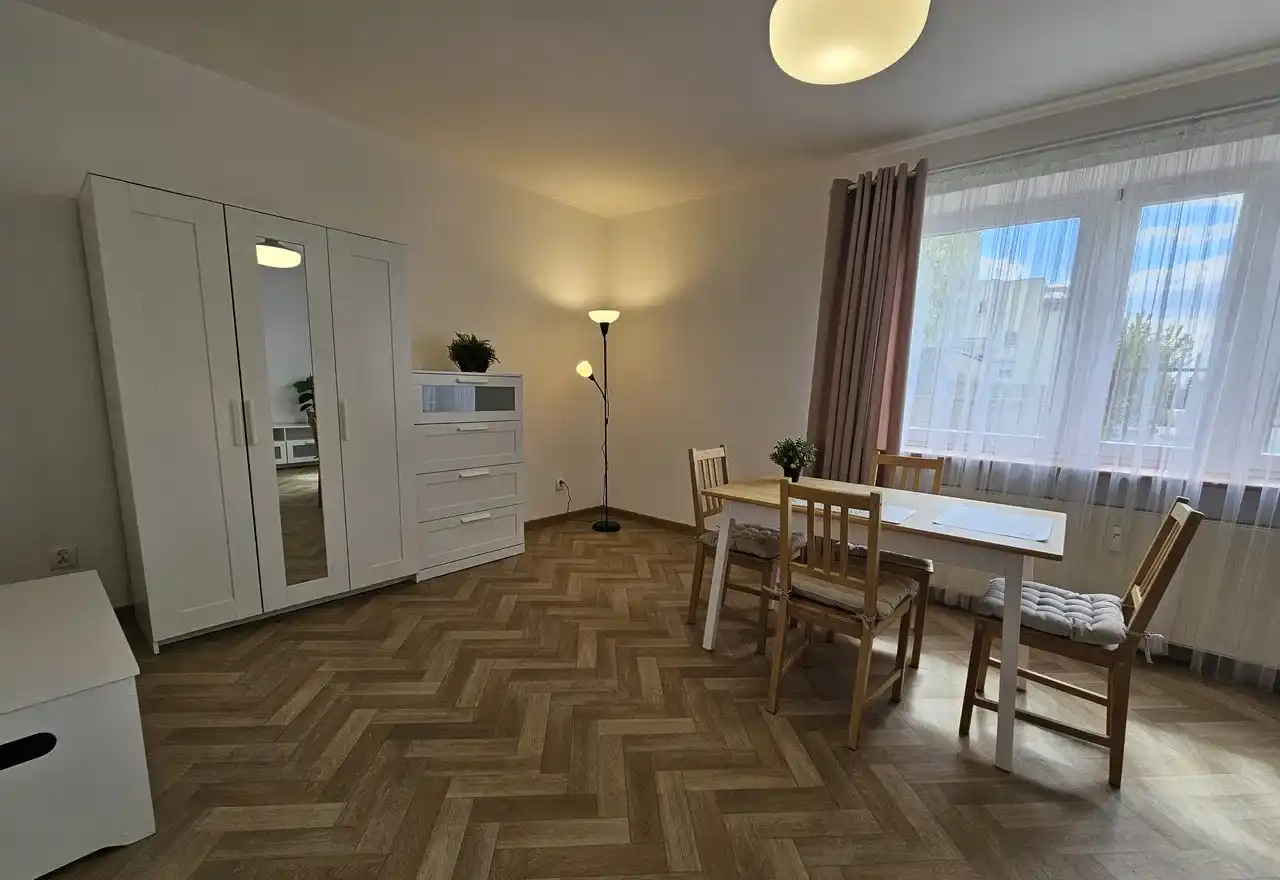 Wygodna, duża kawalerka na osiedlu Beczkowa - zdjęcie 3