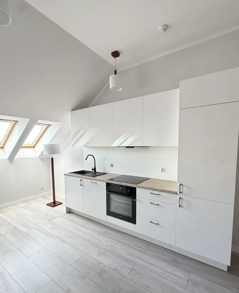 Apartament 4 pokoje,  2 łazienki - 100m2 w Centrum - zdjęcie 2