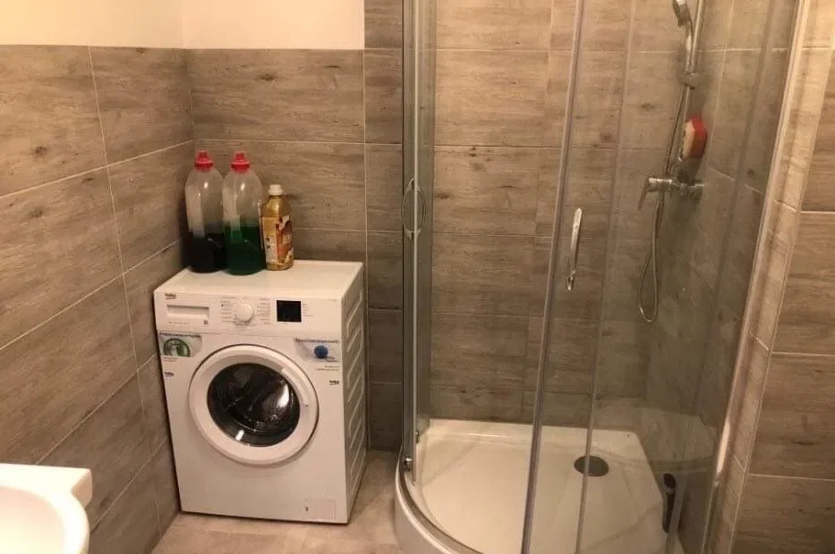 Pokój na wynajem w apartamentowcu z wyposażeniem - zdjęcie 6