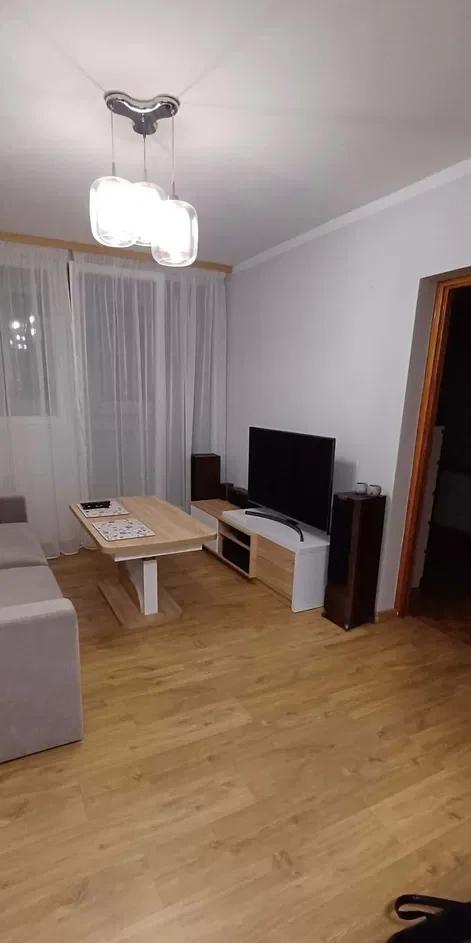 Pokój w mieszkaniu 3 pokojowym z 2 łazienkami przy ul. Tadeusza Zielińskiego