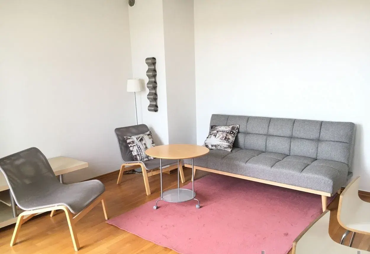 Kabacki Dukt, 44m; 2 popk, balkon, garaż