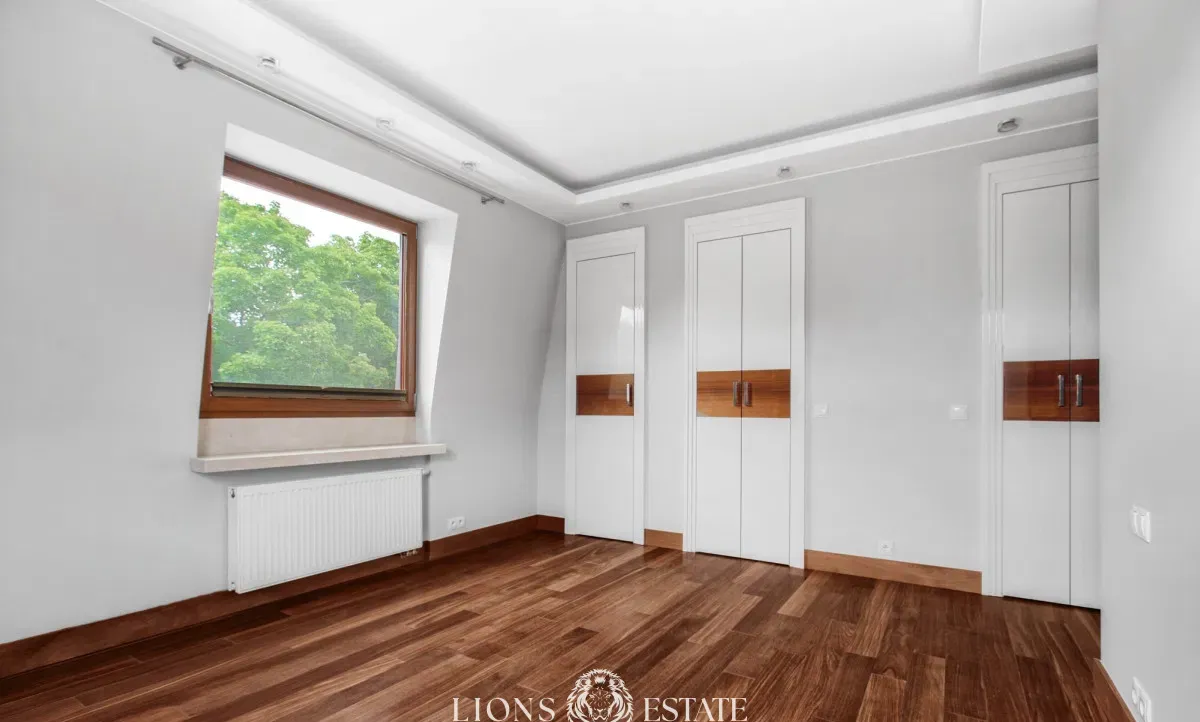 Nowoczesny apartament przy Łazienkach Królewskich w Warszawie - zdjęcie 7