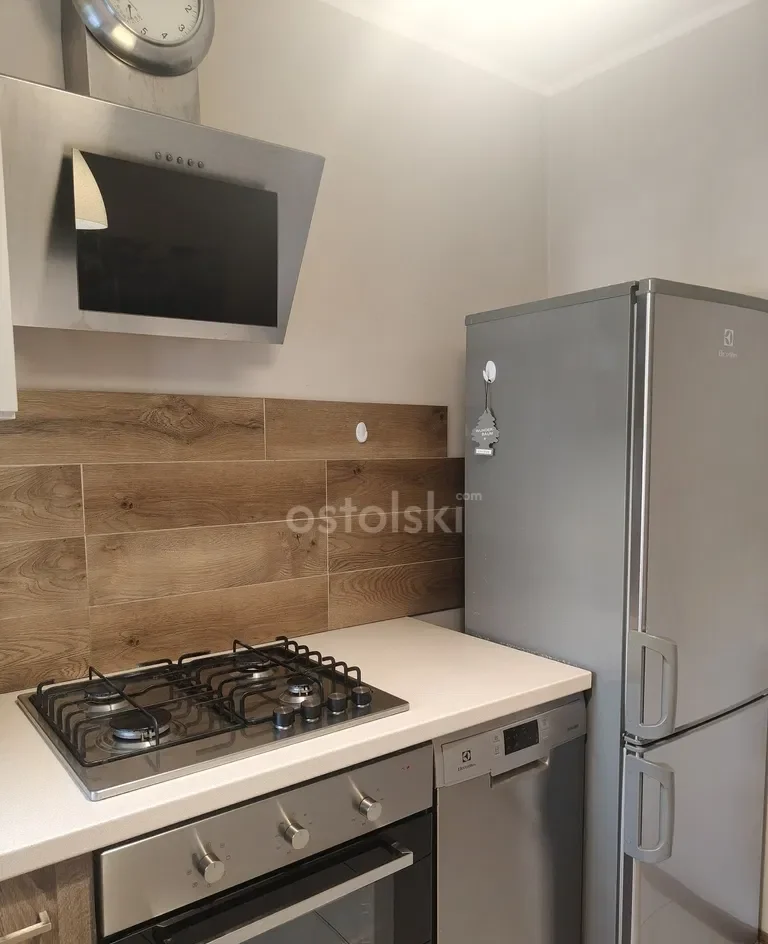 Niezależny układ pomieszczeń z balkonem - zdjęcie 6