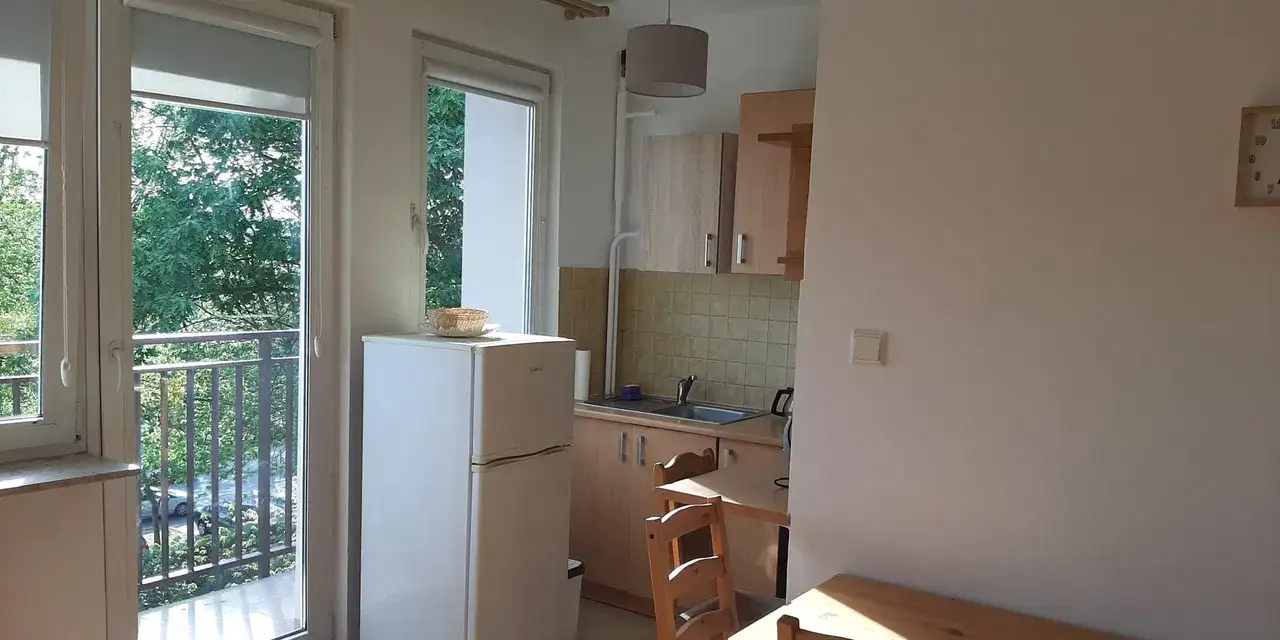 Kawalerka po remoncie,  15 min. do Centrum - zdjęcie 3