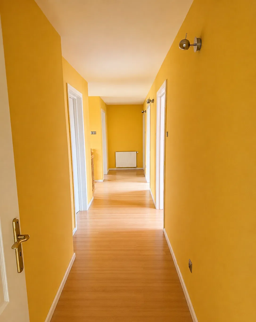 Wolnostojący dom z piwnicą i garażem - zdjęcie 8