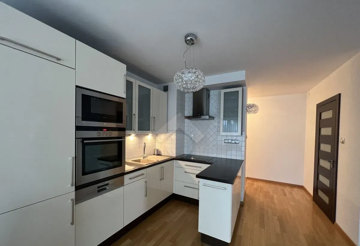 3 pokoje, balkon, miejsce postojowe w garażu, komórka lokatorska - zdjęcie 5