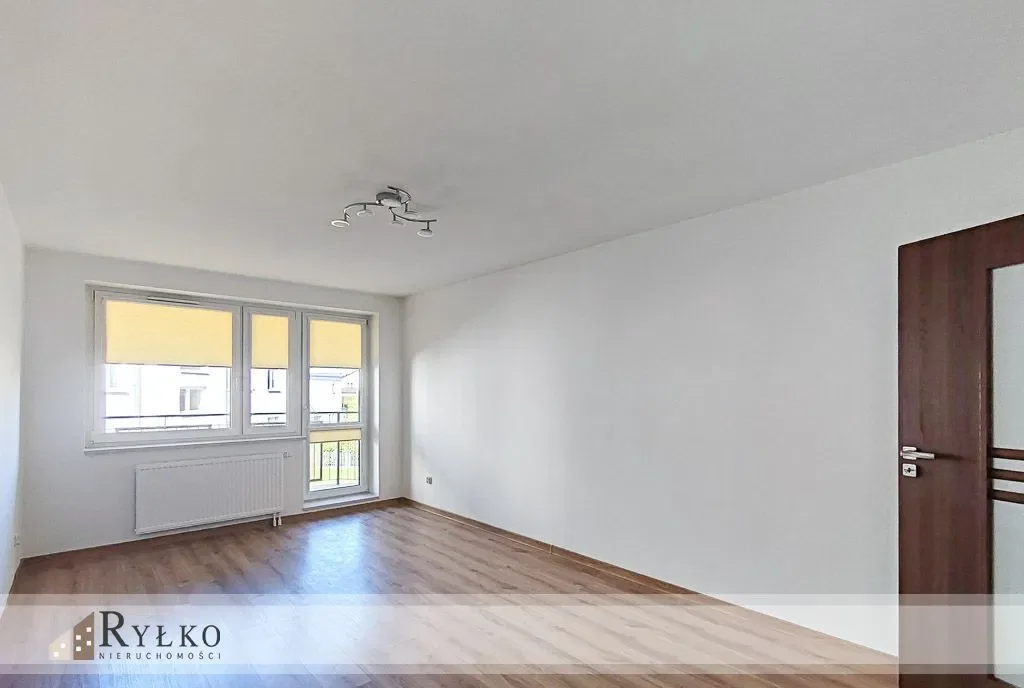 2 pokoje, 1 piętro, balkon - zdjęcie 2