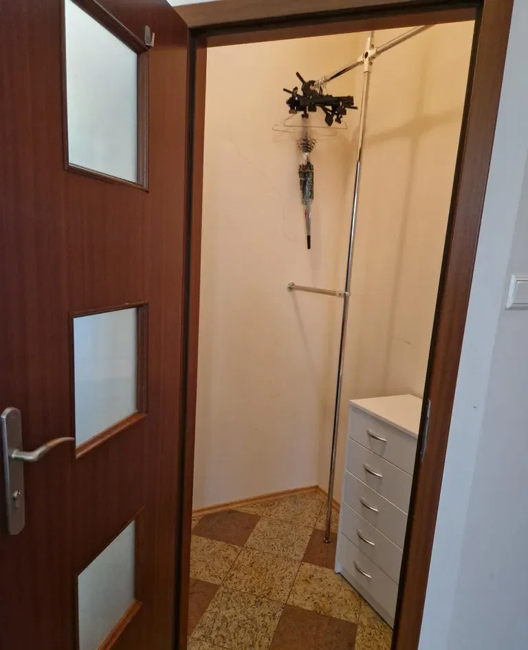 Metro Wilanowska (90m!) | 52m² | Oddzielna Kuchnia | Garderoba - zdjęcie 4