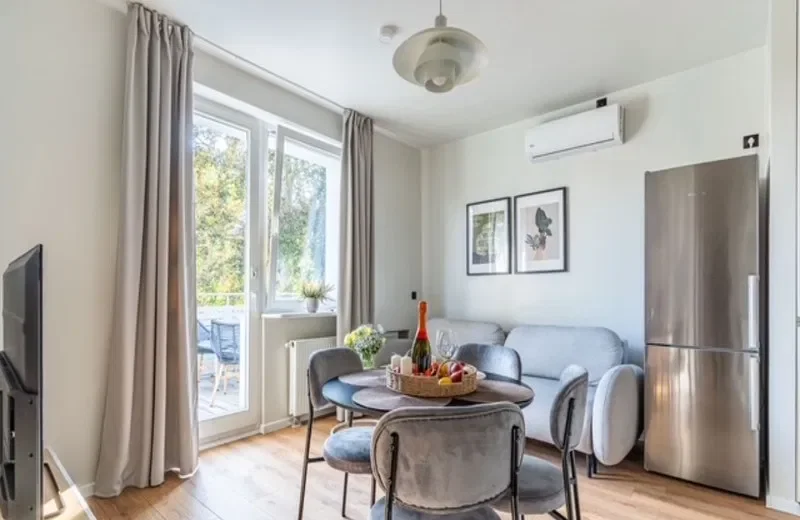 3 niezależne pokoje+salon z klimatyzacją.Taras. Garaż. 10min SKM - zdjęcie 8