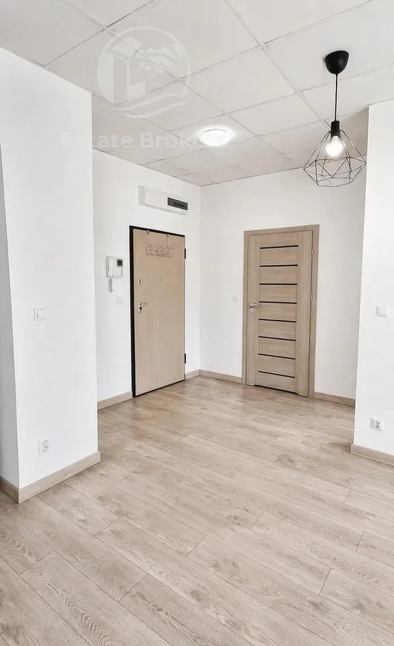 Jasne mieszkanie w  samym centrum do aranżacji - zdjęcie 3