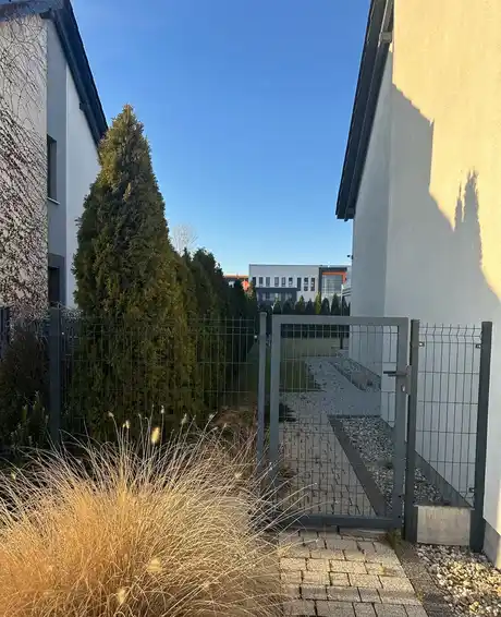 Przestronny i komfortowy dom bliźniak w Opolu - zdjęcie 10