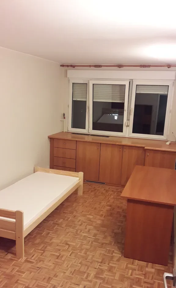 Pokój 15m² w bloku na Krzykach ul. Jantarowa, blisko Sky-Tower, UE. - zdjęcie 2