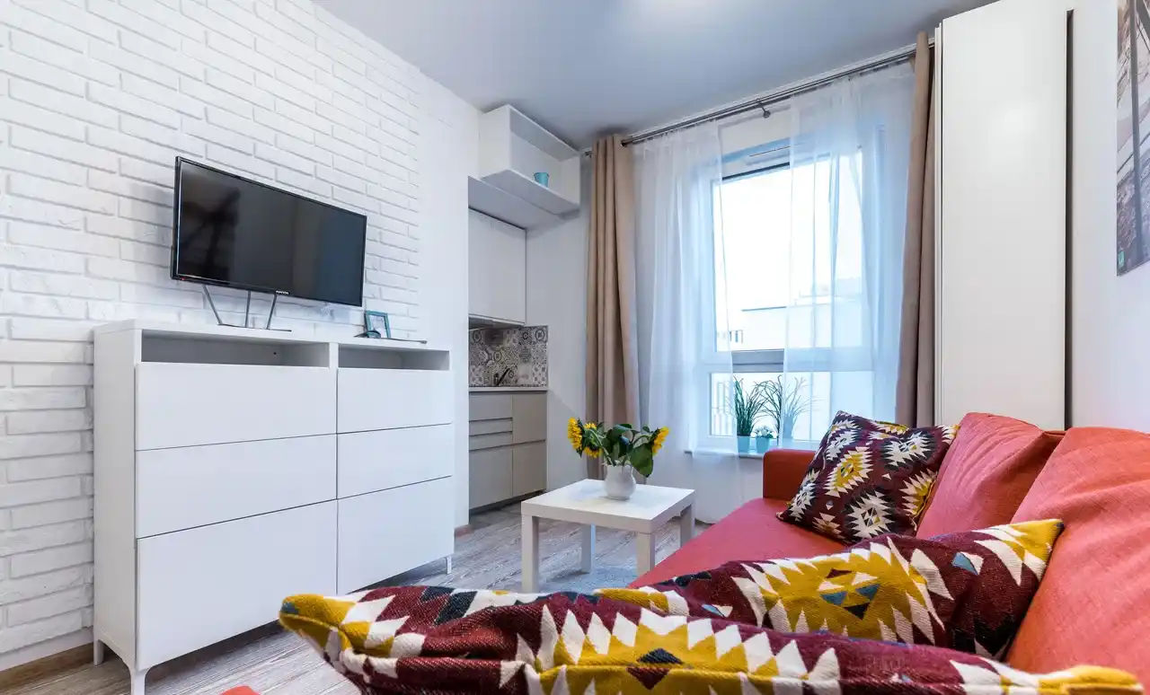 KOMFORTOWA kawalerka w Centrum Jeżyc - zdjęcie 2