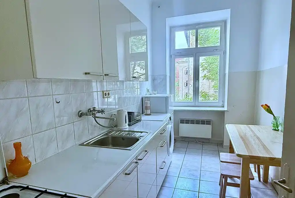 Kawalerka z jasną kuchnią na Starym Mieście - zdjęcie 8
