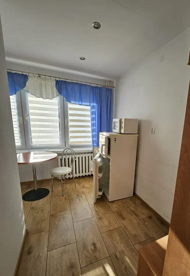 Duża kawalerka z balkonem i przestronną kuchnią! - zdjęcie 6