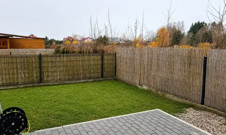 Narożna szeregówka z dużym ogrodem Porosły - zdjęcie 8