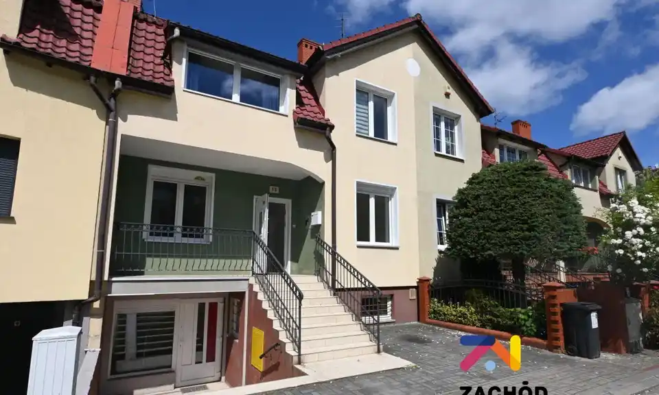 Dom szereg z lokalem na działalność,180m