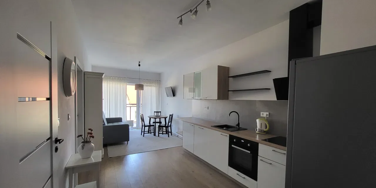 Mieszkanie 2-pok. z balkonem, parking, 48 m², do zamieszkania - zdjęcie 2