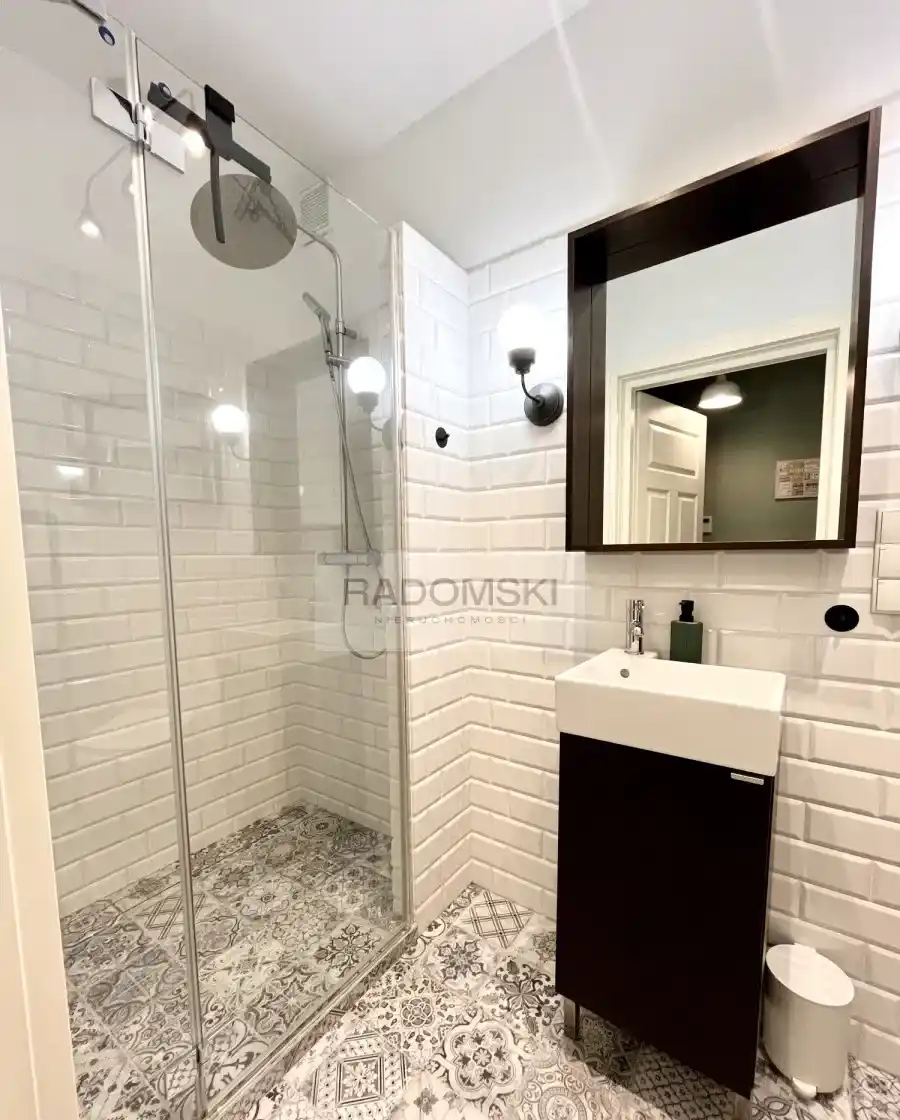 Nowoczesny loft w centrum Gdyni + m. parkingowe - zdjęcie 7
