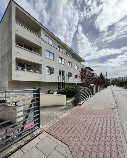 Kawalerka w kameralnym osiedlu blisko parku - zdjęcie 8