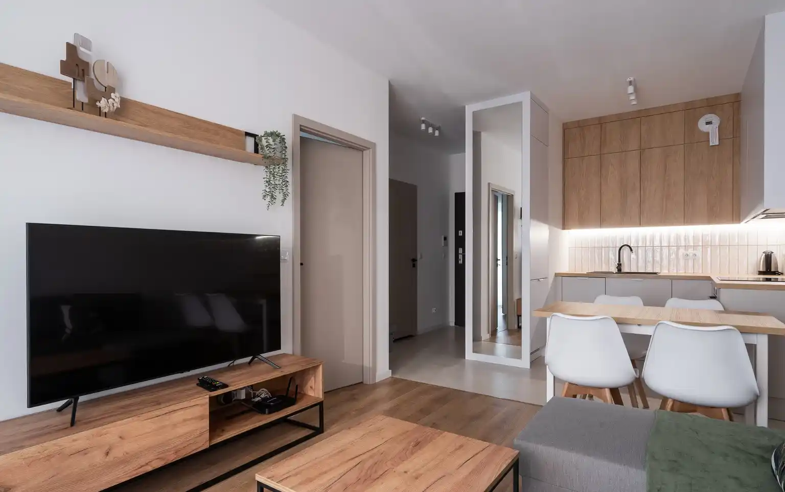 2 pokojowe | Balkon | Miejsce parkingowe | Bez prowzji - zdjęcie 7
