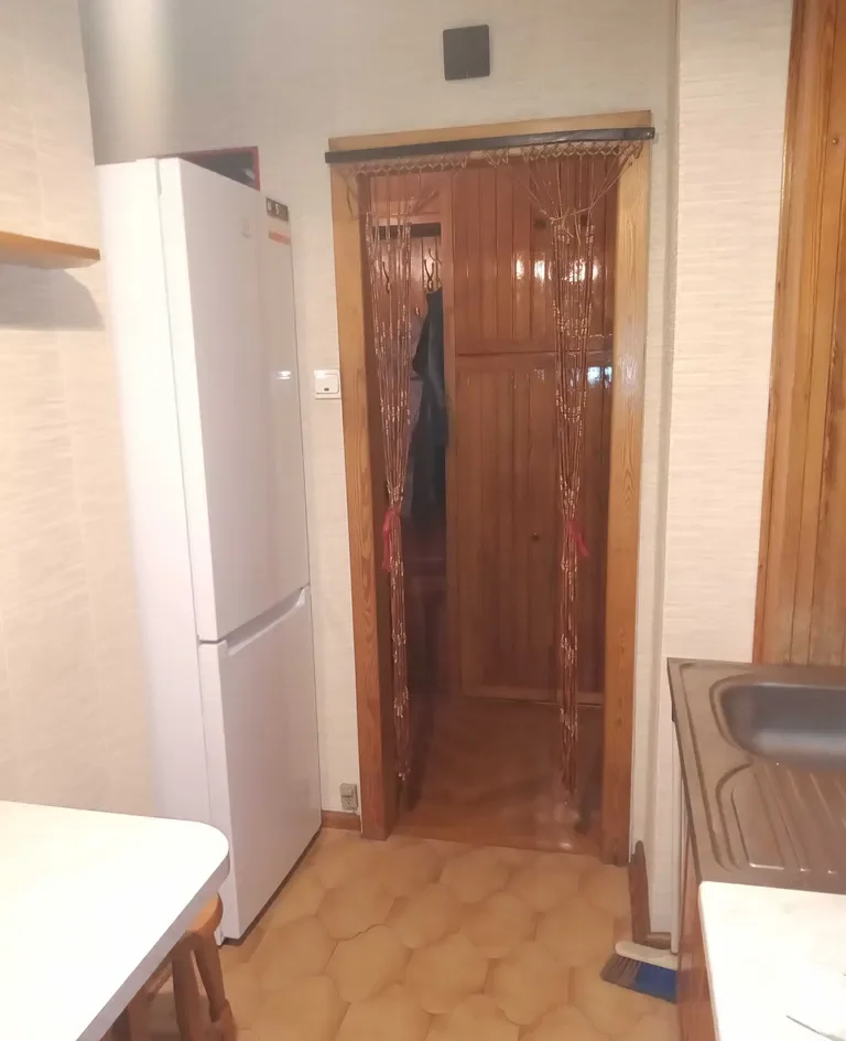 Duży pokój z loggią na Bielanach - zdjęcie 4