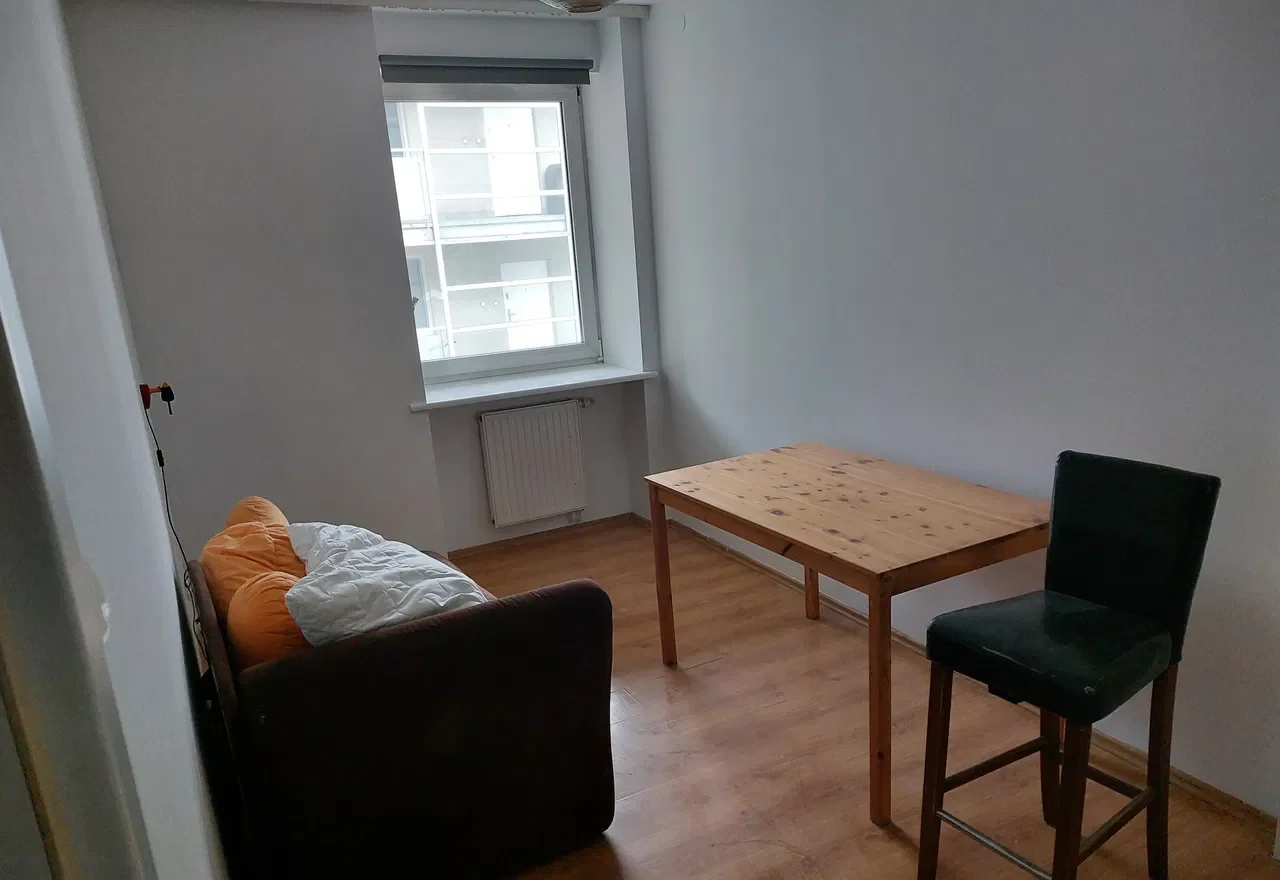 Mieszkanie 45 m² z balkonem i windą; blisko stacji kolejowej. - zdjęcie 8