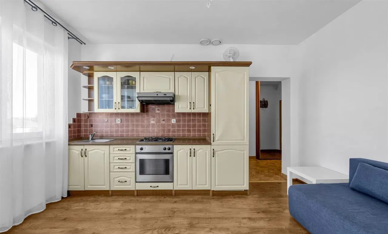 Mieszkanie 40 m2, 2 pokoje, z garażem - zdjęcie 2