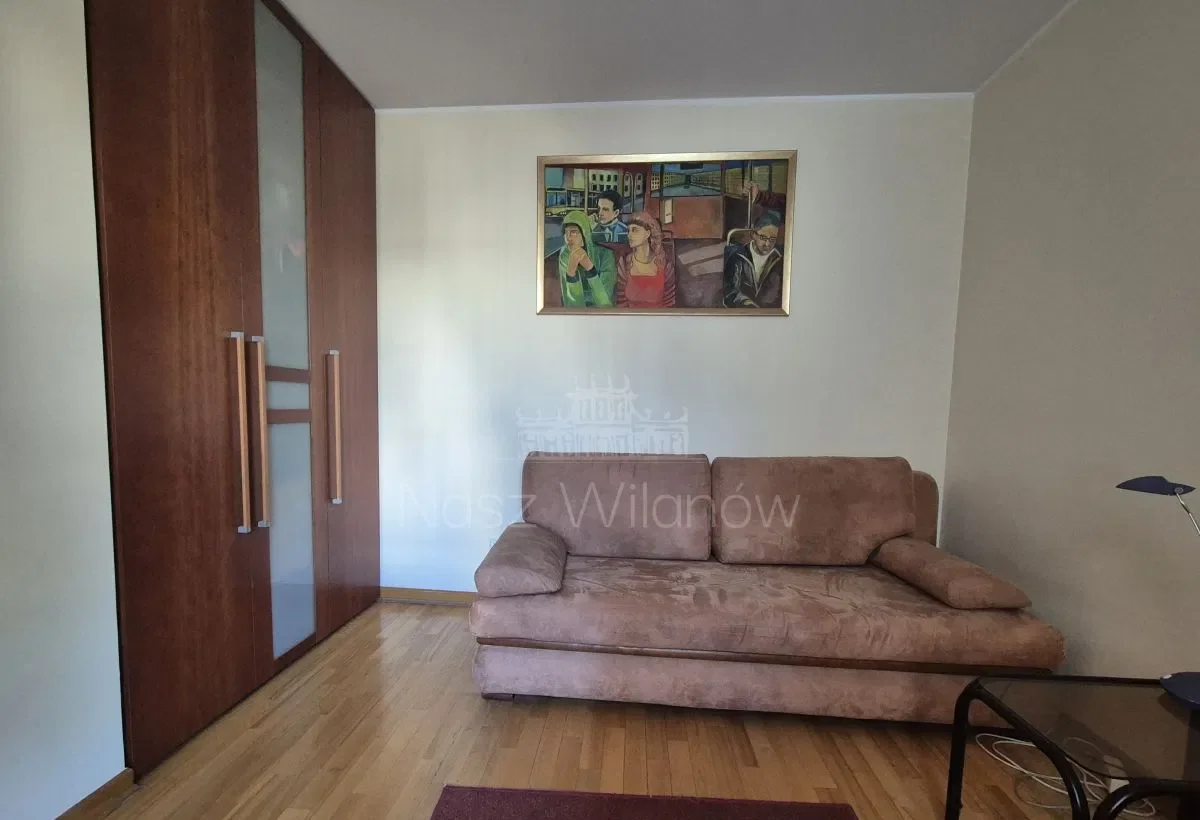 Zaskakująco ciche 4 pokojowe w centrum - zdjęcie 9