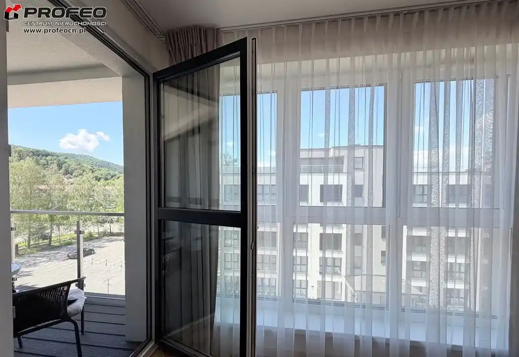 Apartament pod Dębowcem z tarasem i widokiem - zdjęcie 2