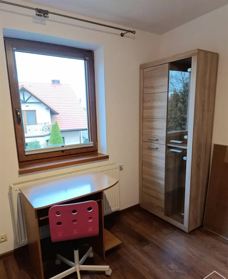 Piętro domu na os.Obrońców Pokoju - zdjęcie 9