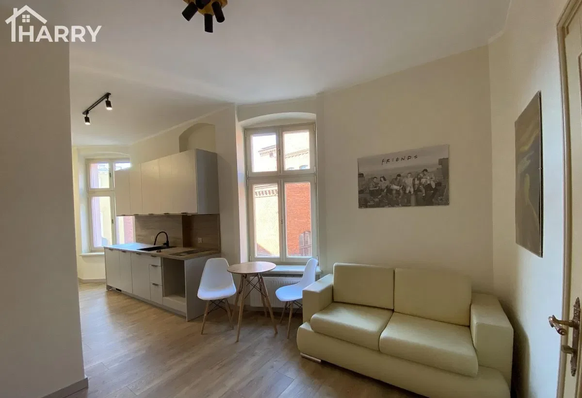 Apartament w samym centrum Torunia na Placu Świętej Katarzyny - zdjęcie 2