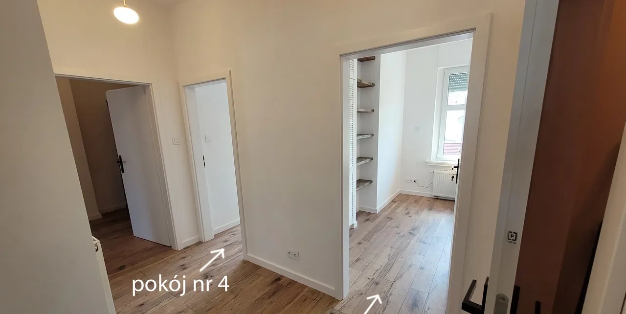 Dwa pokoje po 13,5 m2 dla dwóch znajomych Wrocław ul. Smoluchowskiego - zdjęcie 2