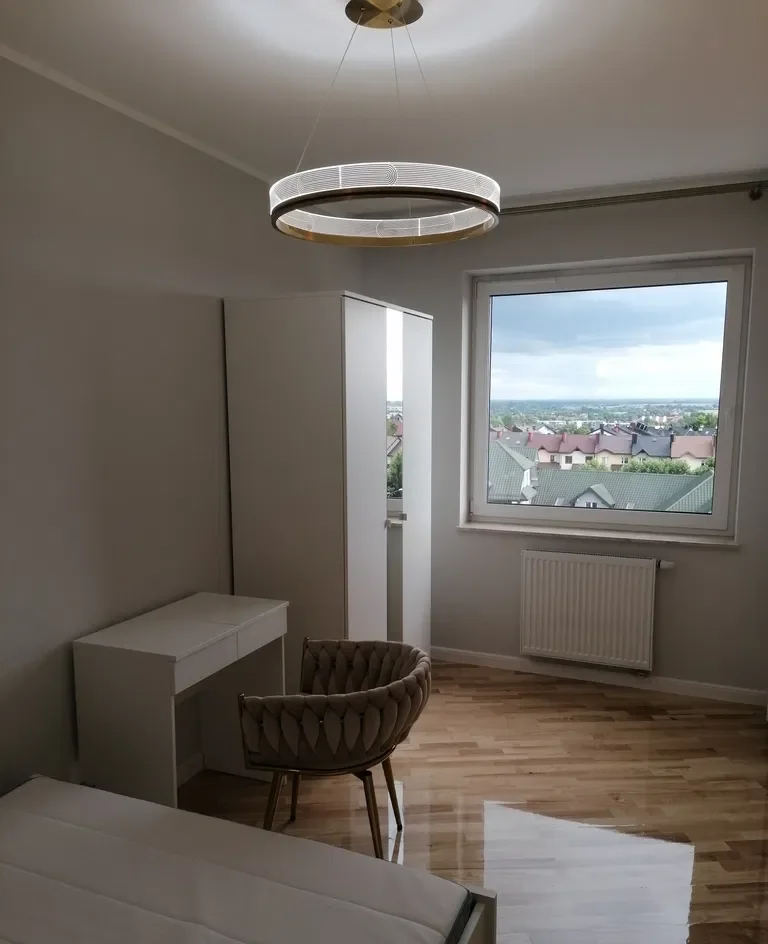 2-pokojowe mieszkanie z garażem w centrum - zdjęcie 4