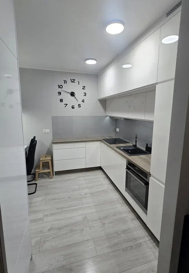 Dwupokojowe mieszkanie w apartamentowcu na Zachodzie - zdjęcie 2